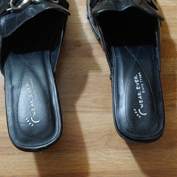 Bear Ever Carman Bare Traps Clogs 8M - Picture 7 of 10